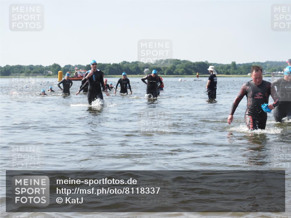 22.06.2025 - Viking Triathlon KatJ http://msf.ph/oto/8118337 22.06.2025 10:45:38 Schwimmen 95, 102, 197, 425, 466, 519 meine-sportfotos.de