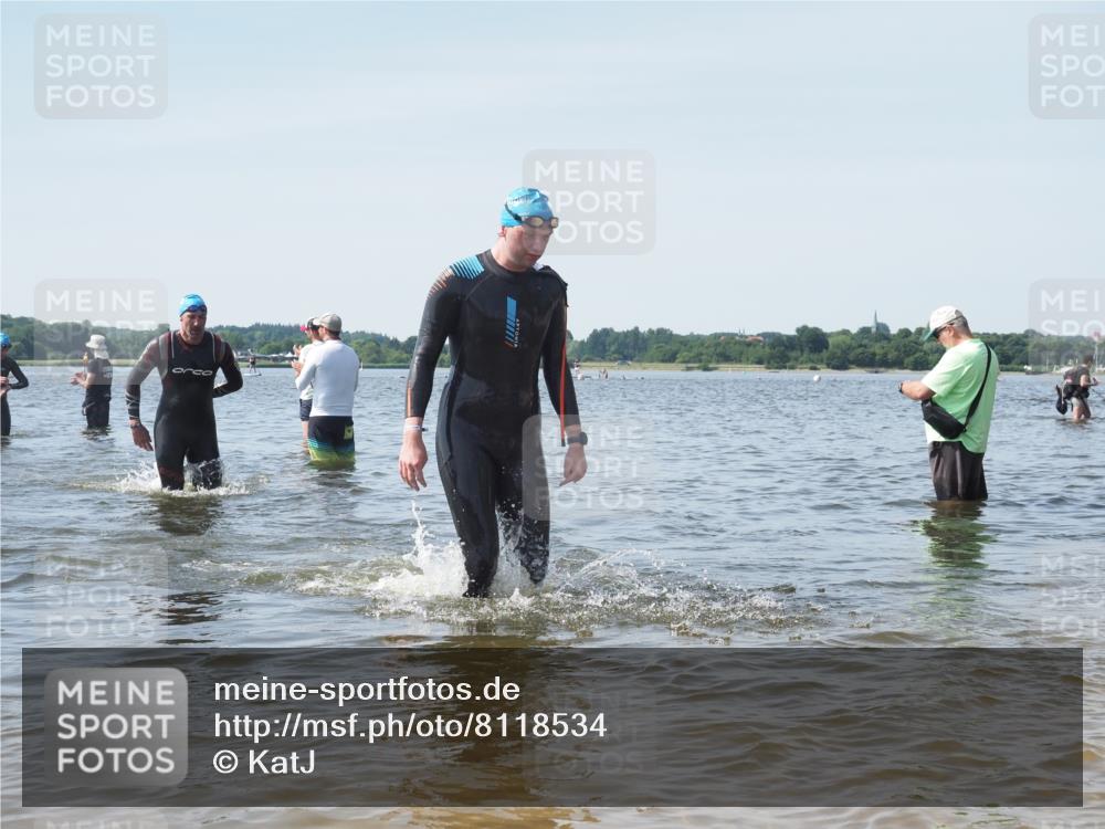 22.06.2025 - Viking Triathlon KatJ http://msf.ph/oto/8118534 22.06.2025 10:45:48 Schwimmen 95, 360, 372, 425, 468, 519, 621, 633 meine-sportfotos.de