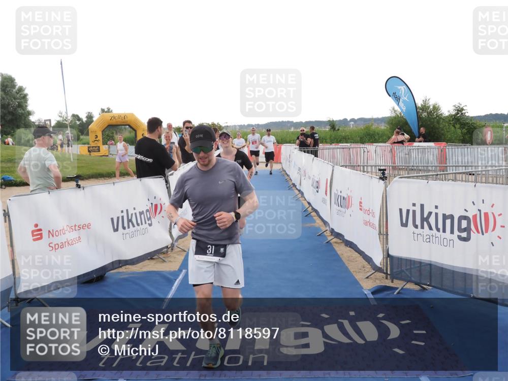22.06.2025 - Viking Triathlon MichiJ http://msf.ph/oto/8118597 22.06.2025 16:28:10 Ziel 31, 285, 601 meine-sportfotos.de