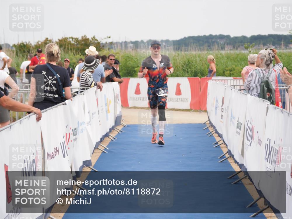 22.06.2025 - Viking Triathlon MichiJ http://msf.ph/oto/8118872 22.06.2025 15:08:33 Ziel 355 meine-sportfotos.de