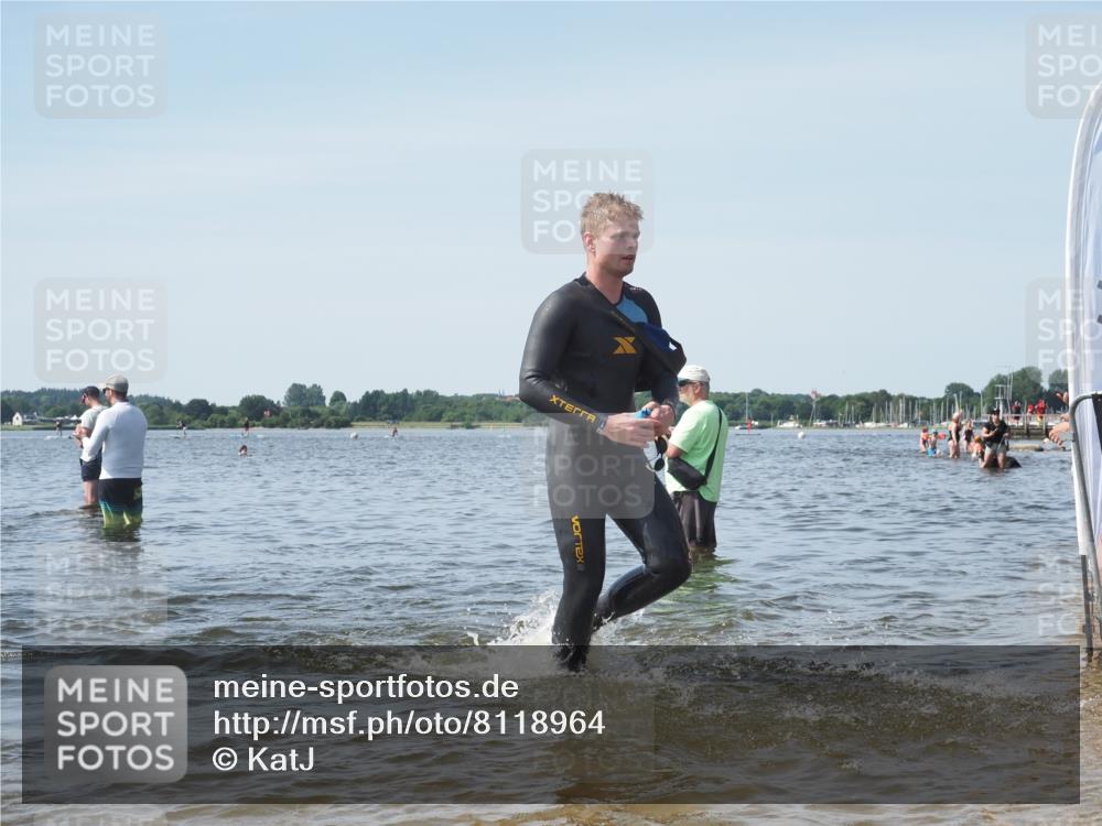 22.06.2025 - Viking Triathlon KatJ http://msf.ph/oto/8118964 22.06.2025 10:46:23 Schwimmen 60, 121, 144, 213, 225, 406 meine-sportfotos.de