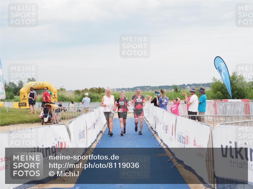 22.06.2025 - Viking Triathlon MichiJ http://msf.ph/oto/8119036 22.06.2025 16:59:27 Ziel 640 meine-sportfotos.de