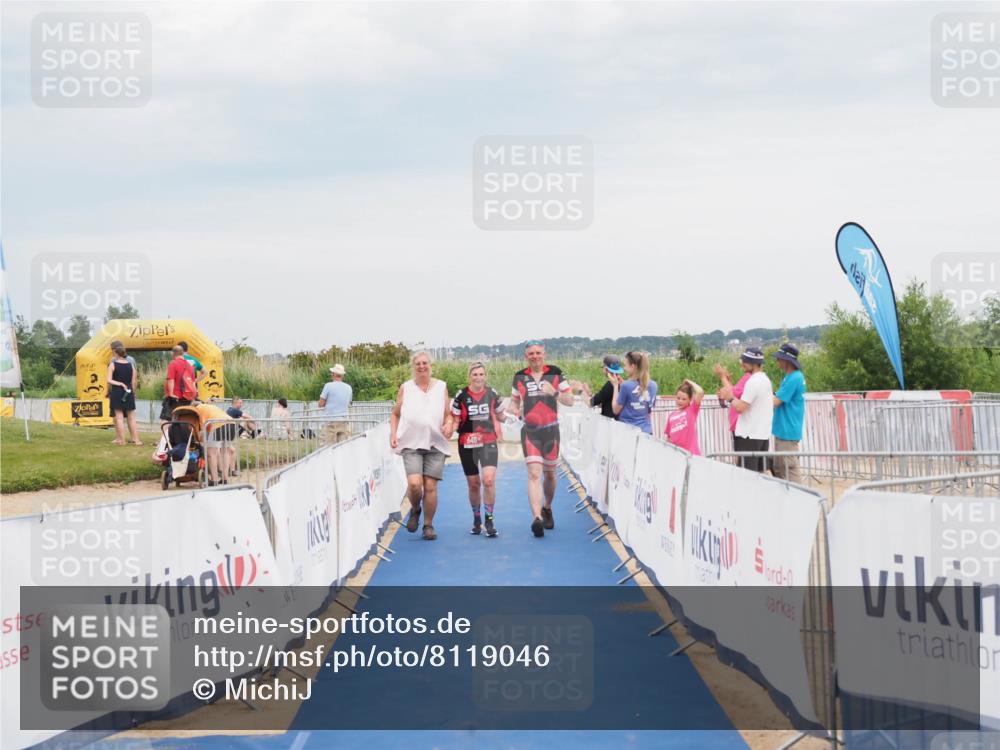 22.06.2025 - Viking Triathlon MichiJ http://msf.ph/oto/8119046 22.06.2025 16:59:27 Ziel 640 meine-sportfotos.de