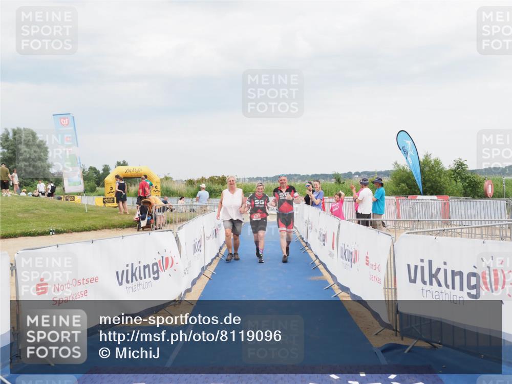 22.06.2025 - Viking Triathlon MichiJ http://msf.ph/oto/8119096 22.06.2025 16:59:28 Ziel 640 meine-sportfotos.de
