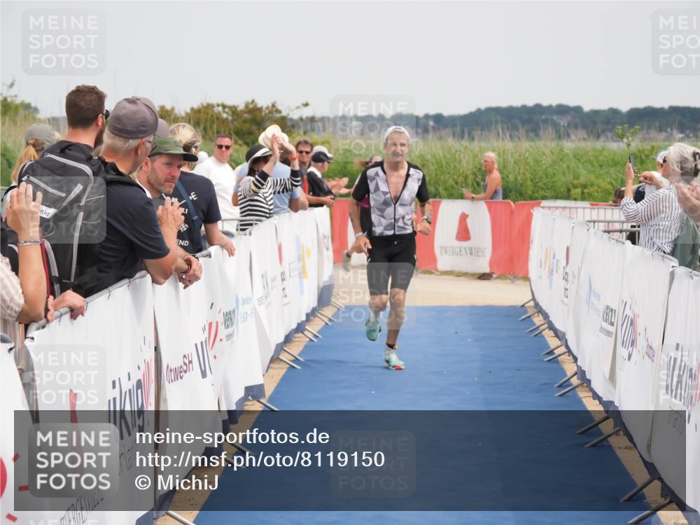 22.06.2025 - Viking Triathlon MichiJ http://msf.ph/oto/8119150 22.06.2025 15:09:07 Ziel 17 meine-sportfotos.de