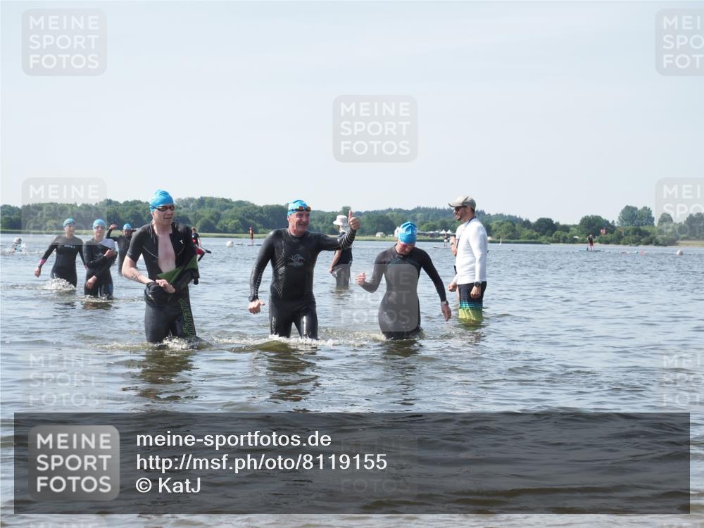 22.06.2025 - Viking Triathlon KatJ http://msf.ph/oto/8119155 22.06.2025 10:46:39 Schwimmen 60, 143, 206, 333, 479, 498, 515 meine-sportfotos.de