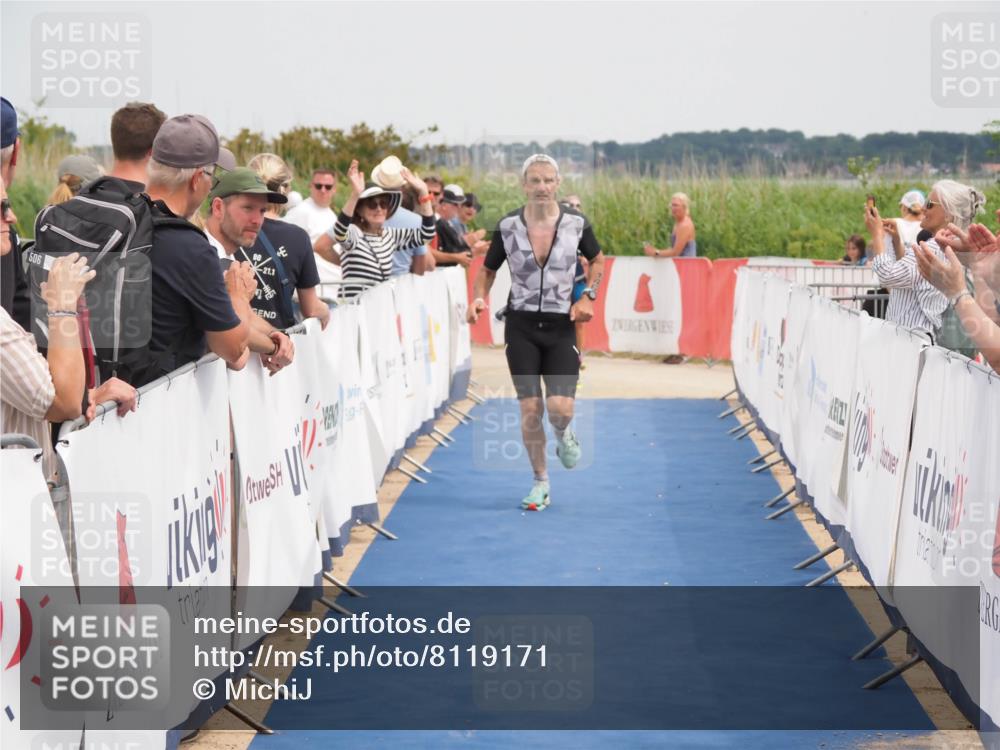 22.06.2025 - Viking Triathlon MichiJ http://msf.ph/oto/8119171 22.06.2025 15:09:08 Ziel 17 meine-sportfotos.de