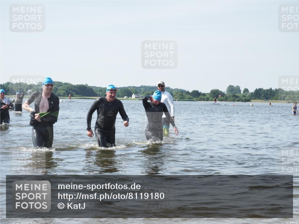 22.06.2025 - Viking Triathlon KatJ http://msf.ph/oto/8119180 22.06.2025 10:46:40 Schwimmen 60, 143, 206, 333, 479, 498, 515 meine-sportfotos.de