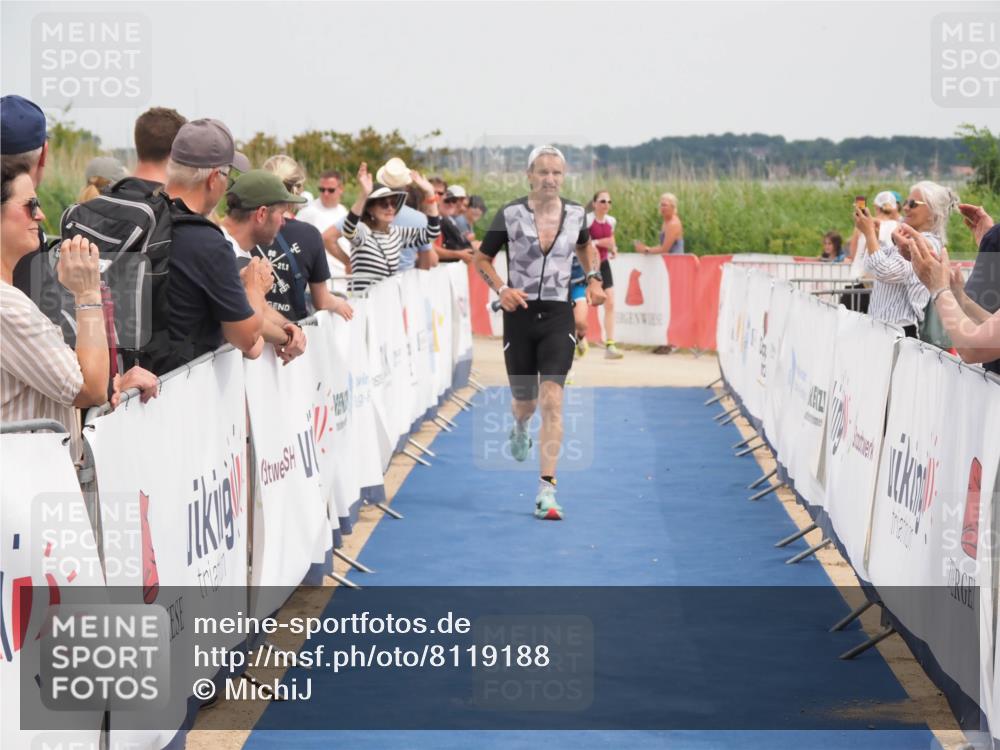 22.06.2025 - Viking Triathlon MichiJ http://msf.ph/oto/8119188 22.06.2025 15:09:08 Ziel 17 meine-sportfotos.de
