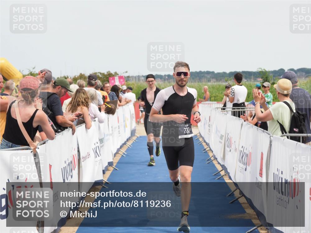 22.06.2025 - Viking Triathlon MichiJ http://msf.ph/oto/8119236 22.06.2025 14:58:43 Ziel 233, 508 meine-sportfotos.de