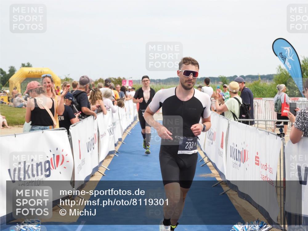 22.06.2025 - Viking Triathlon MichiJ http://msf.ph/oto/8119301 22.06.2025 14:58:44 Ziel 233, 508 meine-sportfotos.de
