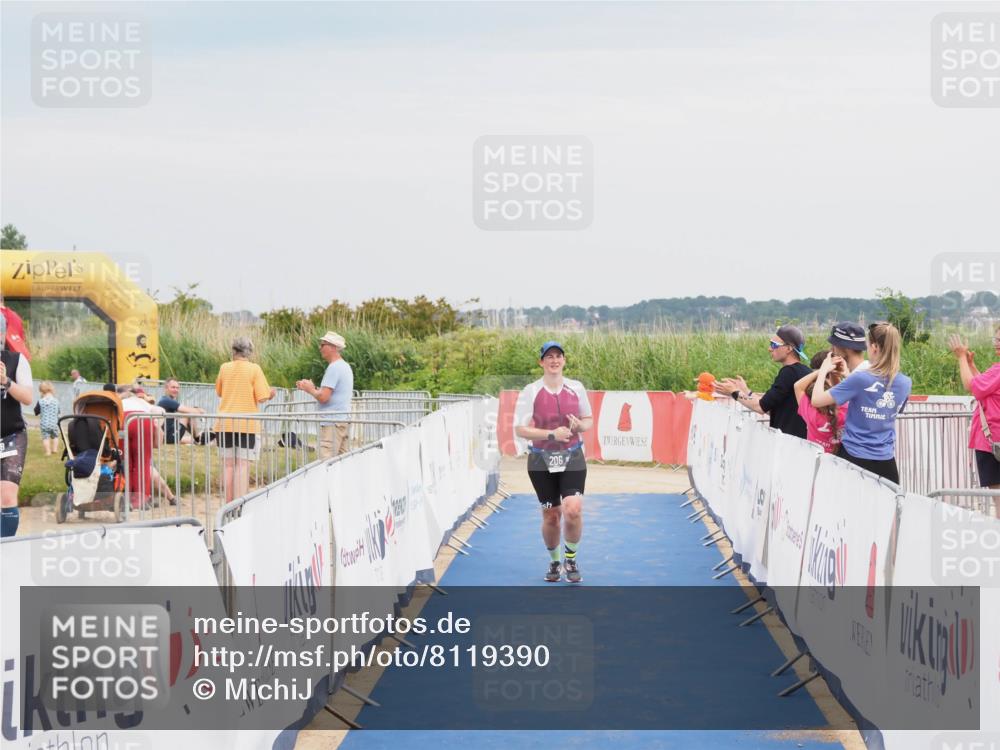 22.06.2025 - Viking Triathlon MichiJ http://msf.ph/oto/8119390 22.06.2025 17:00:47 Ziel 206 meine-sportfotos.de