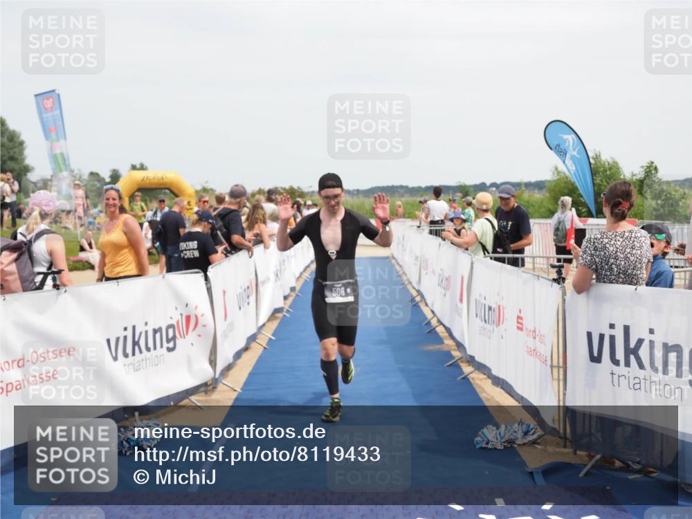 22.06.2025 - Viking Triathlon MichiJ http://msf.ph/oto/8119433 22.06.2025 14:58:46 Ziel 233, 508 meine-sportfotos.de
