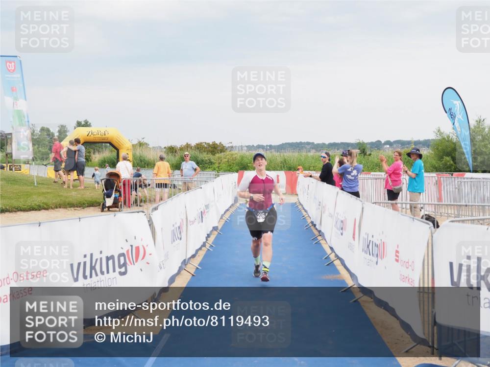 22.06.2025 - Viking Triathlon MichiJ http://msf.ph/oto/8119493 22.06.2025 17:00:49 Ziel 206 meine-sportfotos.de