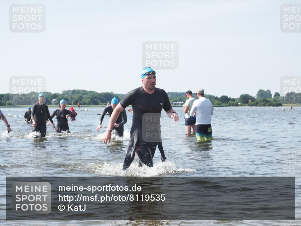 22.06.2025 - Viking Triathlon KatJ http://msf.ph/oto/8119535 22.06.2025 10:47:17 Schwimmen 51, 74, 76, 267, 421, 547 meine-sportfotos.de