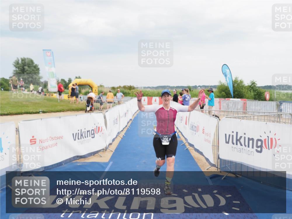 22.06.2025 - Viking Triathlon MichiJ http://msf.ph/oto/8119598 22.06.2025 17:00:50 Ziel 206 meine-sportfotos.de