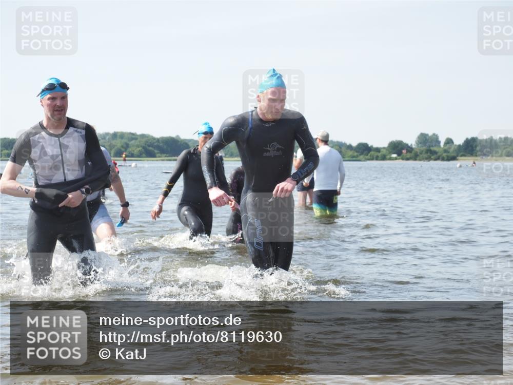22.06.2025 - Viking Triathlon KatJ http://msf.ph/oto/8119630 22.06.2025 10:47:24 Schwimmen 23, 74, 76, 267, 421, 547 meine-sportfotos.de