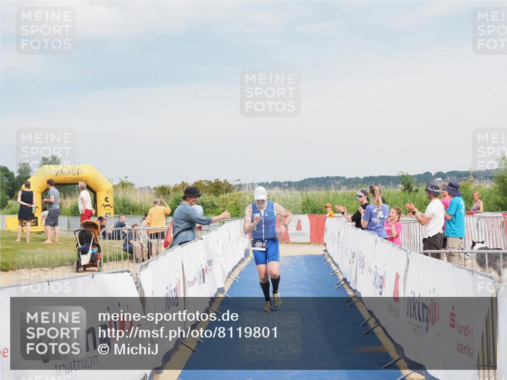 22.06.2025 - Viking Triathlon MichiJ http://msf.ph/oto/8119801 22.06.2025 17:01:51 Ziel 490 meine-sportfotos.de