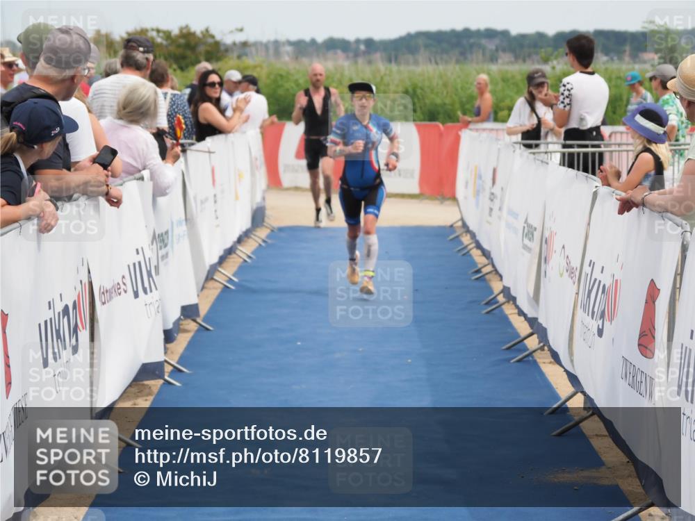 22.06.2025 - Viking Triathlon MichiJ http://msf.ph/oto/8119857 22.06.2025 14:59:04 Ziel 137, 325 meine-sportfotos.de