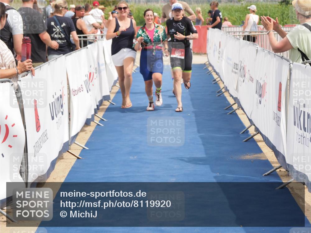 22.06.2025 - Viking Triathlon MichiJ http://msf.ph/oto/8119920 22.06.2025 15:10:35 Ziel 518, 660 meine-sportfotos.de