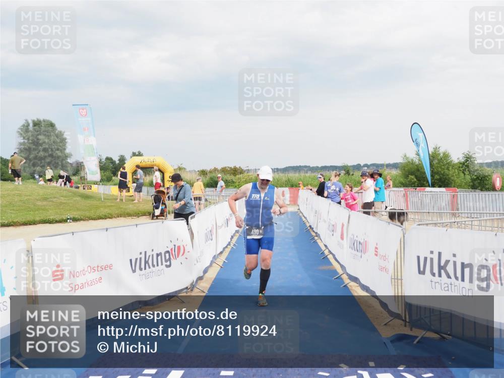 22.06.2025 - Viking Triathlon MichiJ http://msf.ph/oto/8119924 22.06.2025 17:01:53 Ziel 490 meine-sportfotos.de