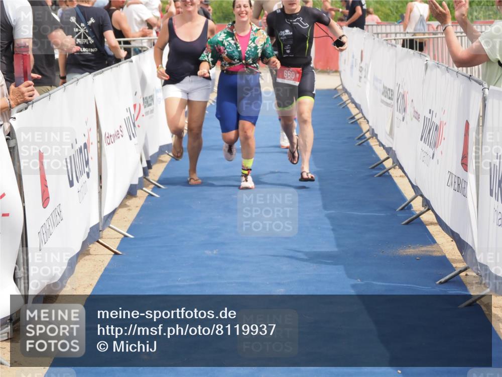 22.06.2025 - Viking Triathlon MichiJ http://msf.ph/oto/8119937 22.06.2025 15:10:35 Ziel 518, 660 meine-sportfotos.de