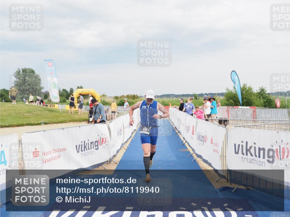 22.06.2025 - Viking Triathlon MichiJ http://msf.ph/oto/8119940 22.06.2025 17:01:53 Ziel 490 meine-sportfotos.de