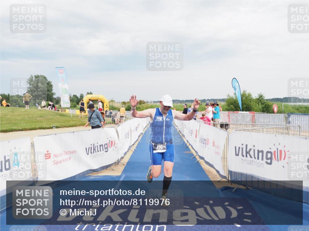 22.06.2025 - Viking Triathlon MichiJ http://msf.ph/oto/8119976 22.06.2025 17:01:54 Ziel 490 meine-sportfotos.de