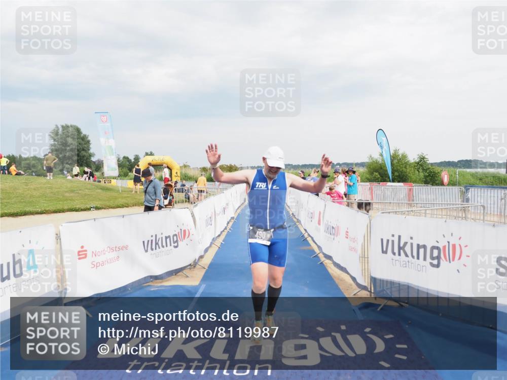 22.06.2025 - Viking Triathlon MichiJ http://msf.ph/oto/8119987 22.06.2025 17:01:54 Ziel 490 meine-sportfotos.de