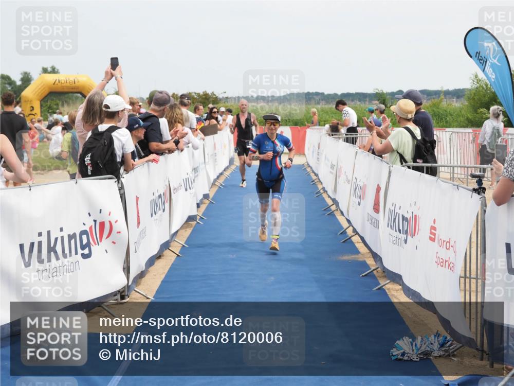22.06.2025 - Viking Triathlon MichiJ http://msf.ph/oto/8120006 22.06.2025 14:59:06 Ziel 137, 325 meine-sportfotos.de