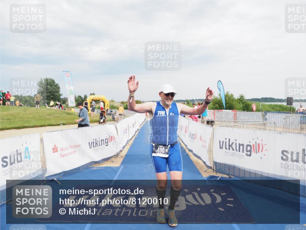 22.06.2025 - Viking Triathlon MichiJ http://msf.ph/oto/8120010 22.06.2025 17:01:54 Ziel 490 meine-sportfotos.de