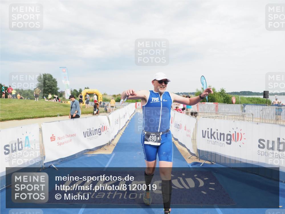 22.06.2025 - Viking Triathlon MichiJ http://msf.ph/oto/8120019 22.06.2025 17:01:54 Ziel 490 meine-sportfotos.de