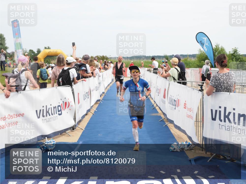 22.06.2025 - Viking Triathlon MichiJ http://msf.ph/oto/8120079 22.06.2025 14:59:07 Ziel 137, 325 meine-sportfotos.de