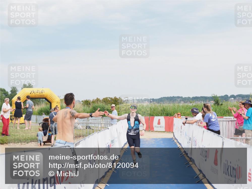 22.06.2025 - Viking Triathlon MichiJ http://msf.ph/oto/8120094 22.06.2025 17:02:51 Ziel 136 meine-sportfotos.de