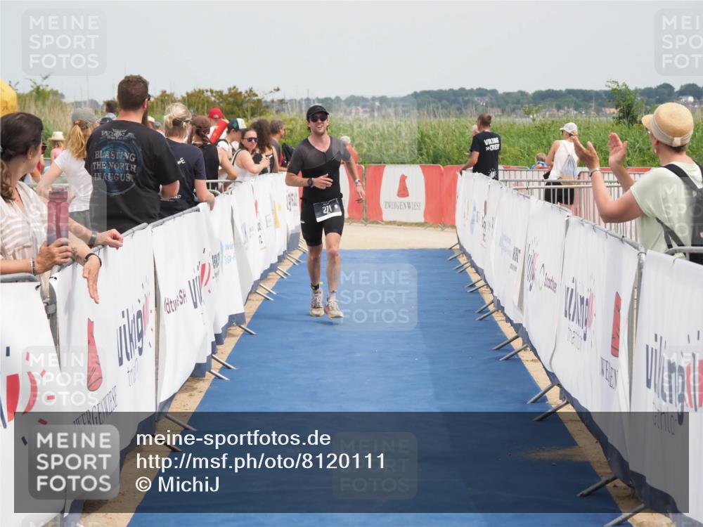 22.06.2025 - Viking Triathlon MichiJ http://msf.ph/oto/8120111 22.06.2025 15:11:14 Ziel 146, 271 meine-sportfotos.de