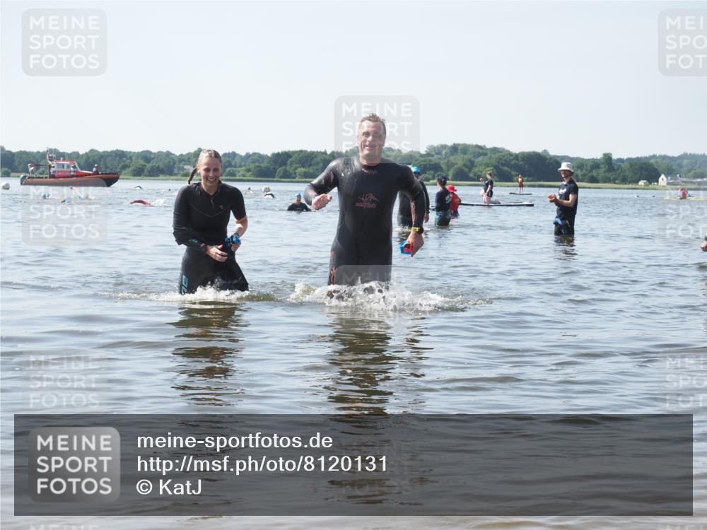 22.06.2025 - Viking Triathlon KatJ http://msf.ph/oto/8120131 22.06.2025 10:48:14 Schwimmen 37, 364, 471 meine-sportfotos.de
