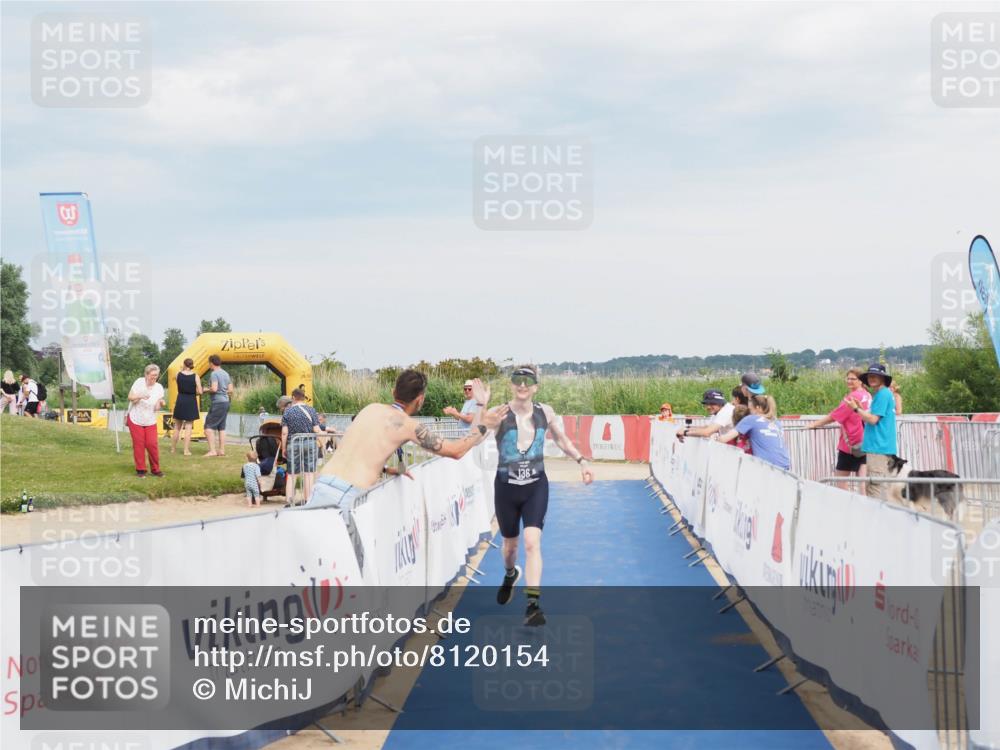 22.06.2025 - Viking Triathlon MichiJ http://msf.ph/oto/8120154 22.06.2025 17:02:52 Ziel 136 meine-sportfotos.de