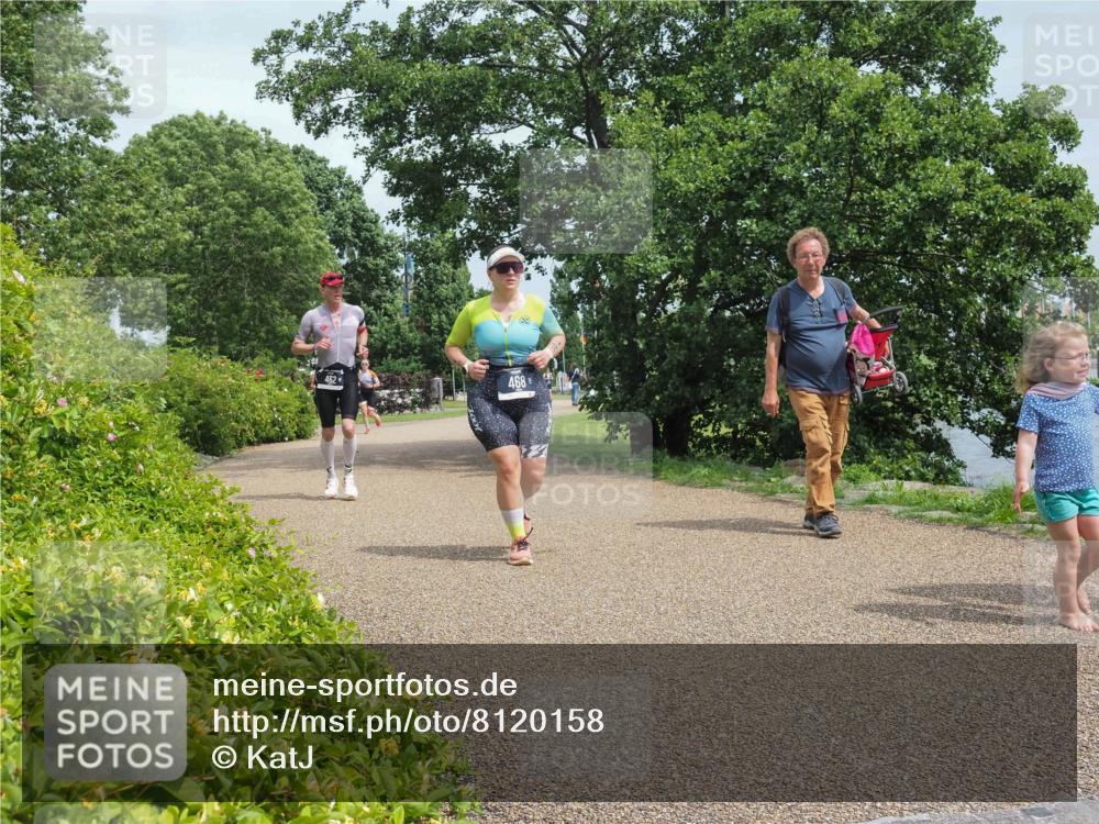 22.06.2025 - Viking Triathlon KatJ http://msf.ph/oto/8120158 22.06.2025 15:14:51 Laufen 462, 468 meine-sportfotos.de