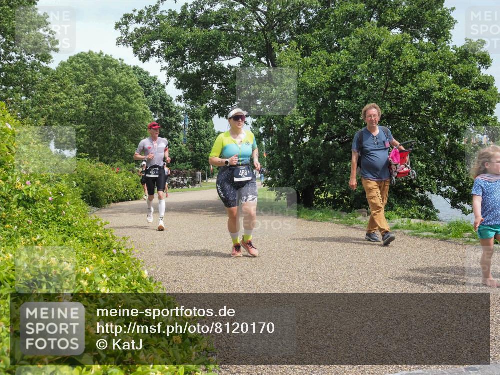 22.06.2025 - Viking Triathlon KatJ http://msf.ph/oto/8120170 22.06.2025 15:14:51 Laufen 462, 468 meine-sportfotos.de
