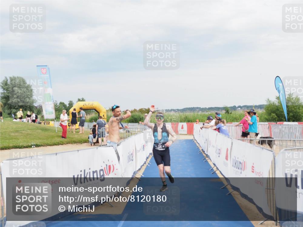 22.06.2025 - Viking Triathlon MichiJ http://msf.ph/oto/8120180 22.06.2025 17:02:52 Ziel 136 meine-sportfotos.de