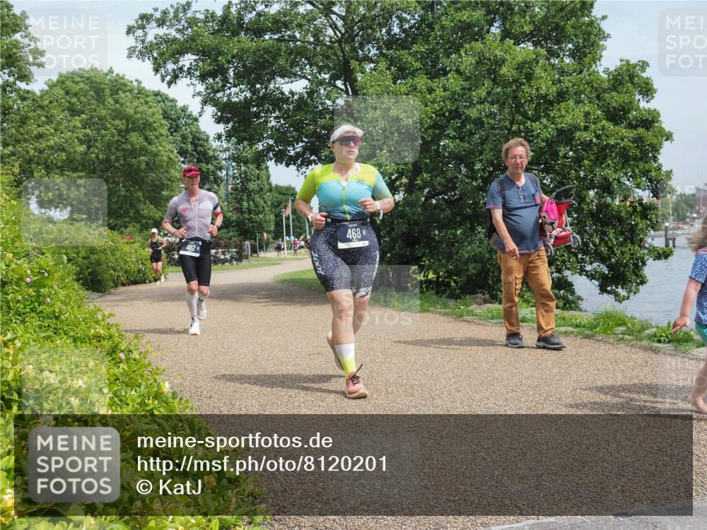 22.06.2025 - Viking Triathlon KatJ http://msf.ph/oto/8120201 22.06.2025 15:14:51 Laufen 462, 468 meine-sportfotos.de