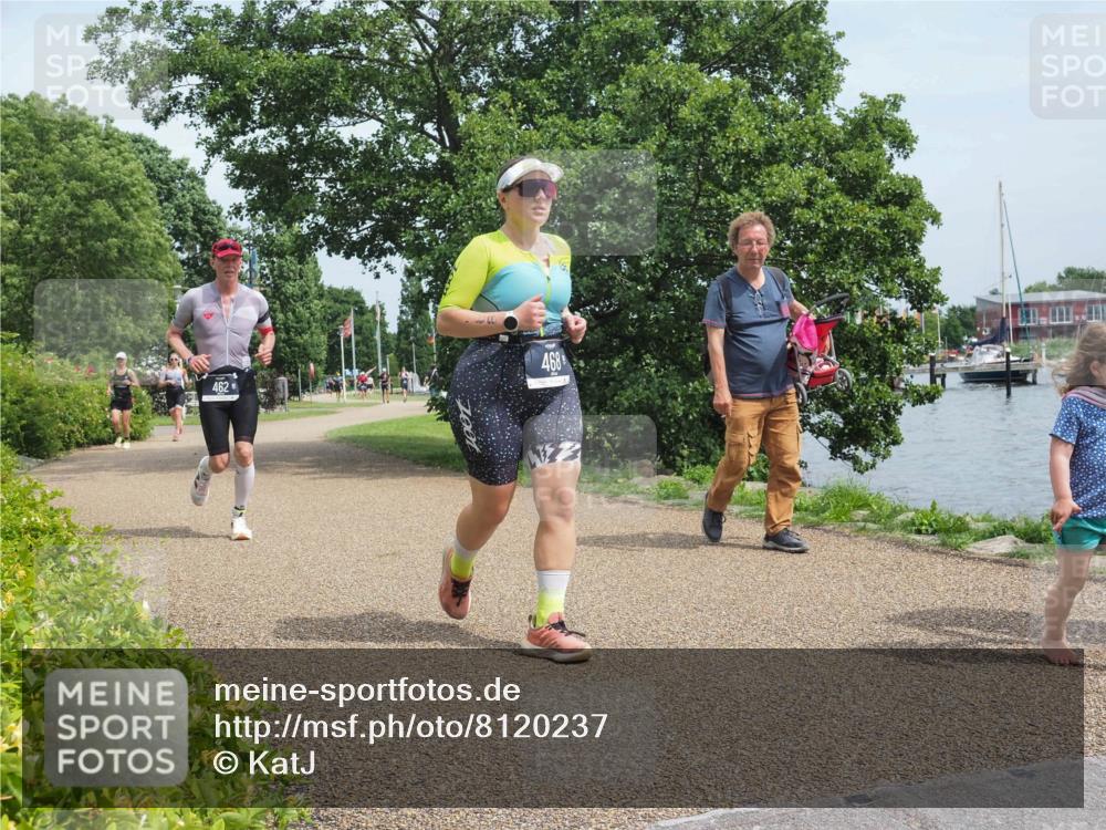 22.06.2025 - Viking Triathlon KatJ http://msf.ph/oto/8120237 22.06.2025 15:14:52 Laufen 462, 468 meine-sportfotos.de