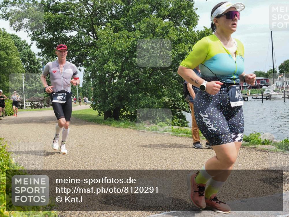 22.06.2025 - Viking Triathlon KatJ http://msf.ph/oto/8120291 22.06.2025 15:14:52 Laufen 462, 468 meine-sportfotos.de