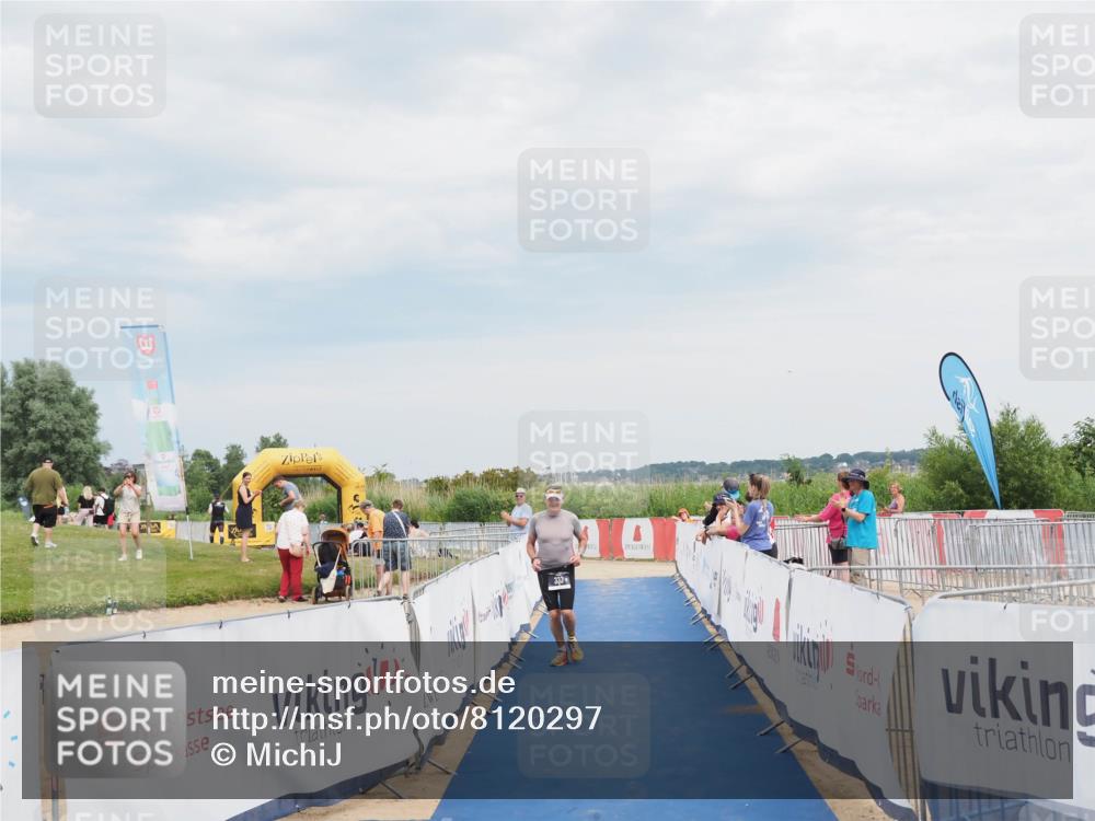 22.06.2025 - Viking Triathlon MichiJ http://msf.ph/oto/8120297 22.06.2025 17:03:29 Ziel 333 meine-sportfotos.de
