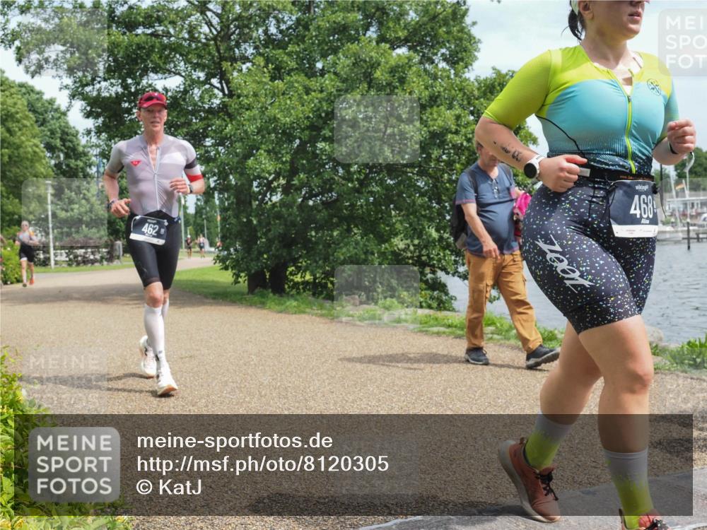 22.06.2025 - Viking Triathlon KatJ http://msf.ph/oto/8120305 22.06.2025 15:14:53 Laufen 462, 468 meine-sportfotos.de