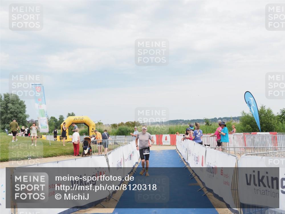 22.06.2025 - Viking Triathlon MichiJ http://msf.ph/oto/8120318 22.06.2025 17:03:29 Ziel 333 meine-sportfotos.de
