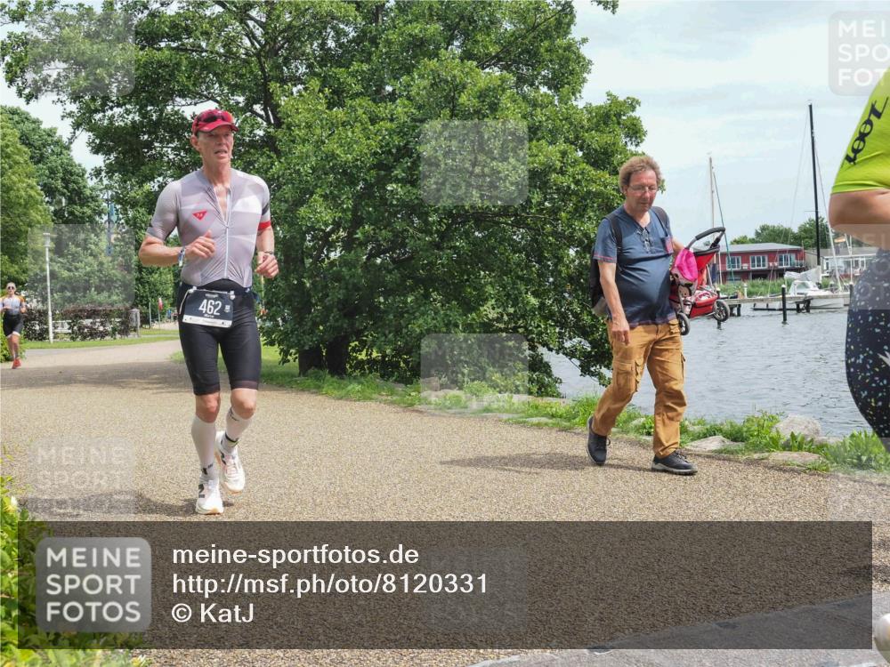 22.06.2025 - Viking Triathlon KatJ http://msf.ph/oto/8120331 22.06.2025 15:14:53 Laufen 462, 468 meine-sportfotos.de