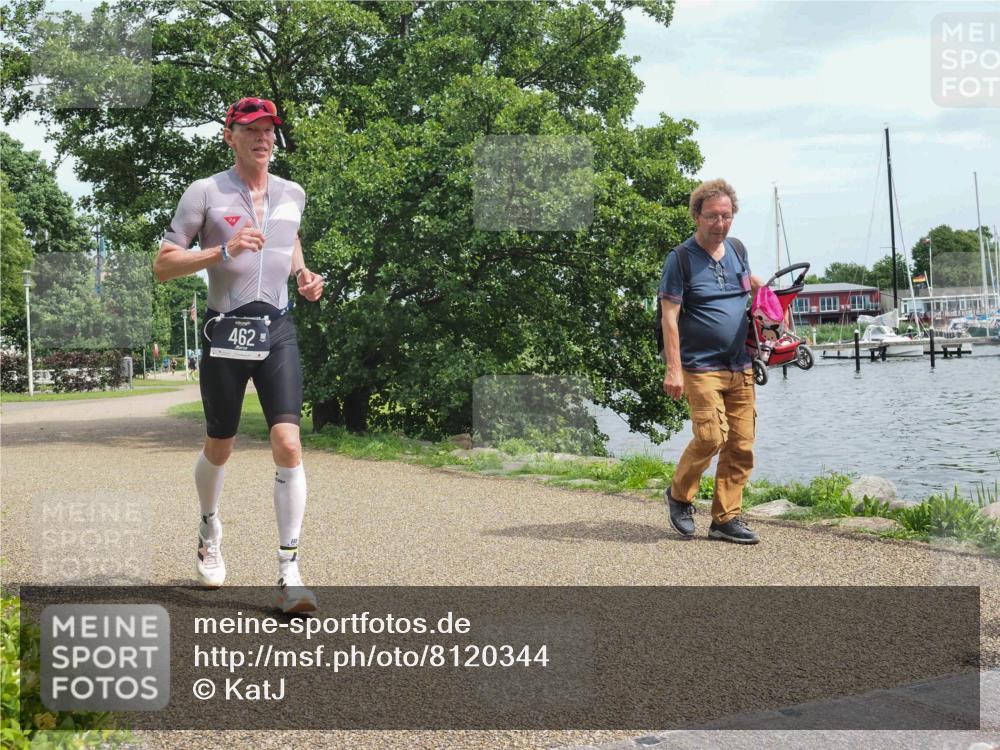 22.06.2025 - Viking Triathlon KatJ http://msf.ph/oto/8120344 22.06.2025 15:14:53 Laufen 462, 468 meine-sportfotos.de