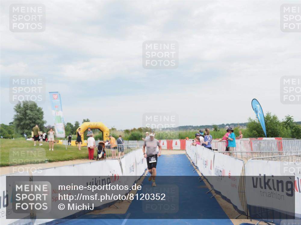 22.06.2025 - Viking Triathlon MichiJ http://msf.ph/oto/8120352 22.06.2025 17:03:30 Ziel 333 meine-sportfotos.de