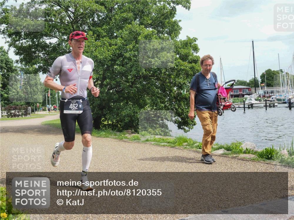 22.06.2025 - Viking Triathlon KatJ http://msf.ph/oto/8120355 22.06.2025 15:14:53 Laufen 462, 468 meine-sportfotos.de